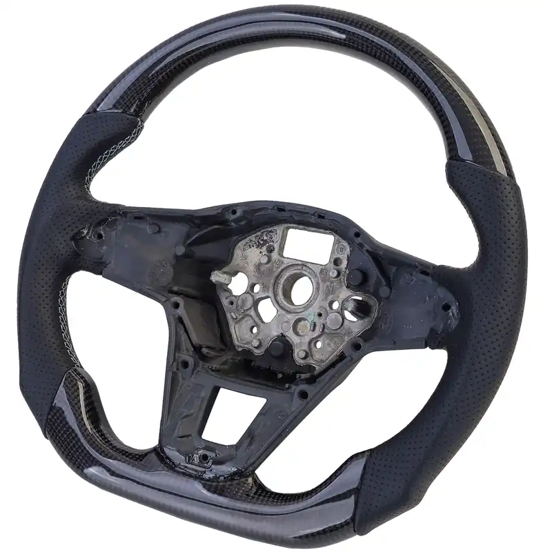 Volan sport cu fibră de carbon reală și piele perforată, potrivit pentru VW Golf 8, fără padele de schimbare. Super ofertă