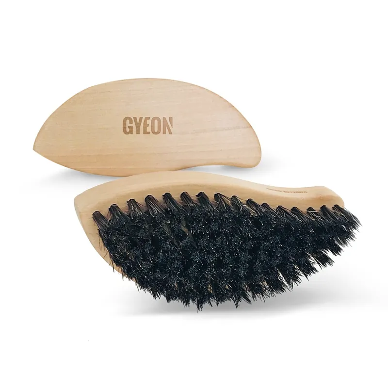 Gyeon Q2M LeatherBrush perie din piele Retur ușor