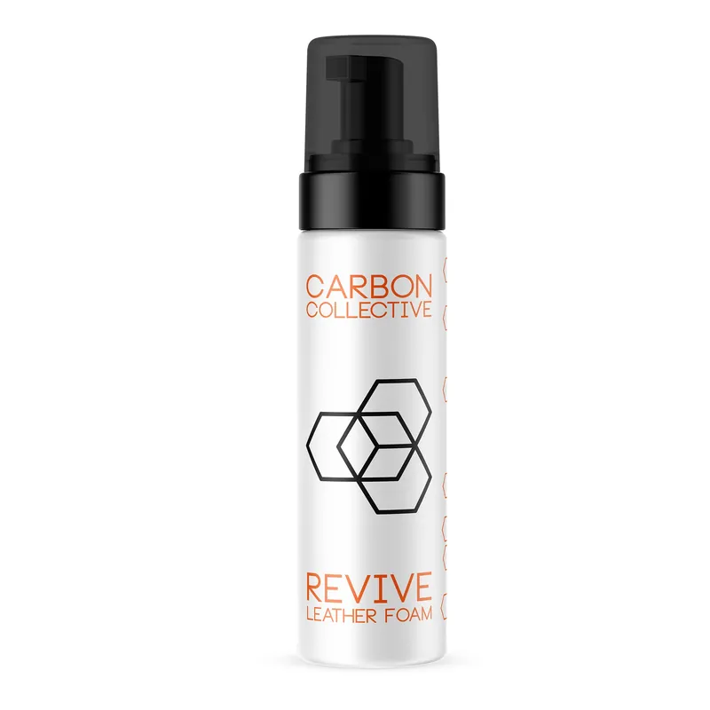 Produs de curățare și impregnare pentru piele Carbon Collective Revive Foaming Leather Cleaner (200 ml) Ofertă de sezon